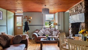 Unclassified image, 5 of 29, button - Cottage in Snowdonia With Mountain Views (Blaenau Ffestiniog)