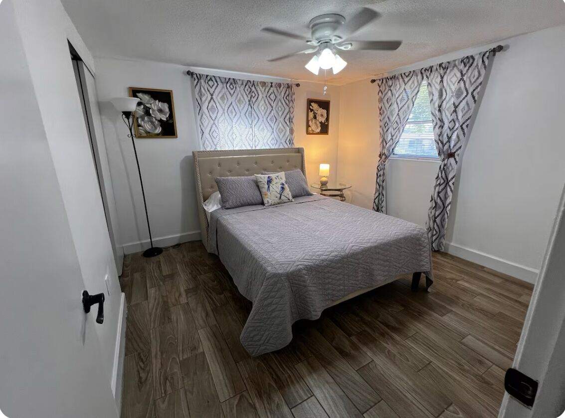 2 chambres, fer et planche à repasser, Wi-Fi gratuit, draps fournis