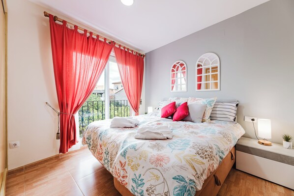 3 chambres, bureau, fer et planche à repasser, Wi-Fi gratuit