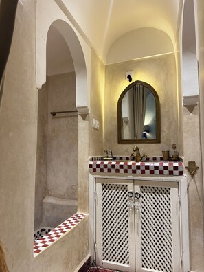 Hair dryer, towels, soap, shampoo - Private Riad, pool, staff, and roof in Marrakech Kasbah, secure area. (Marrakesh)