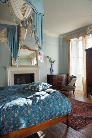 7 habitaciones, caja de seguridad en la habitación y escritorio 