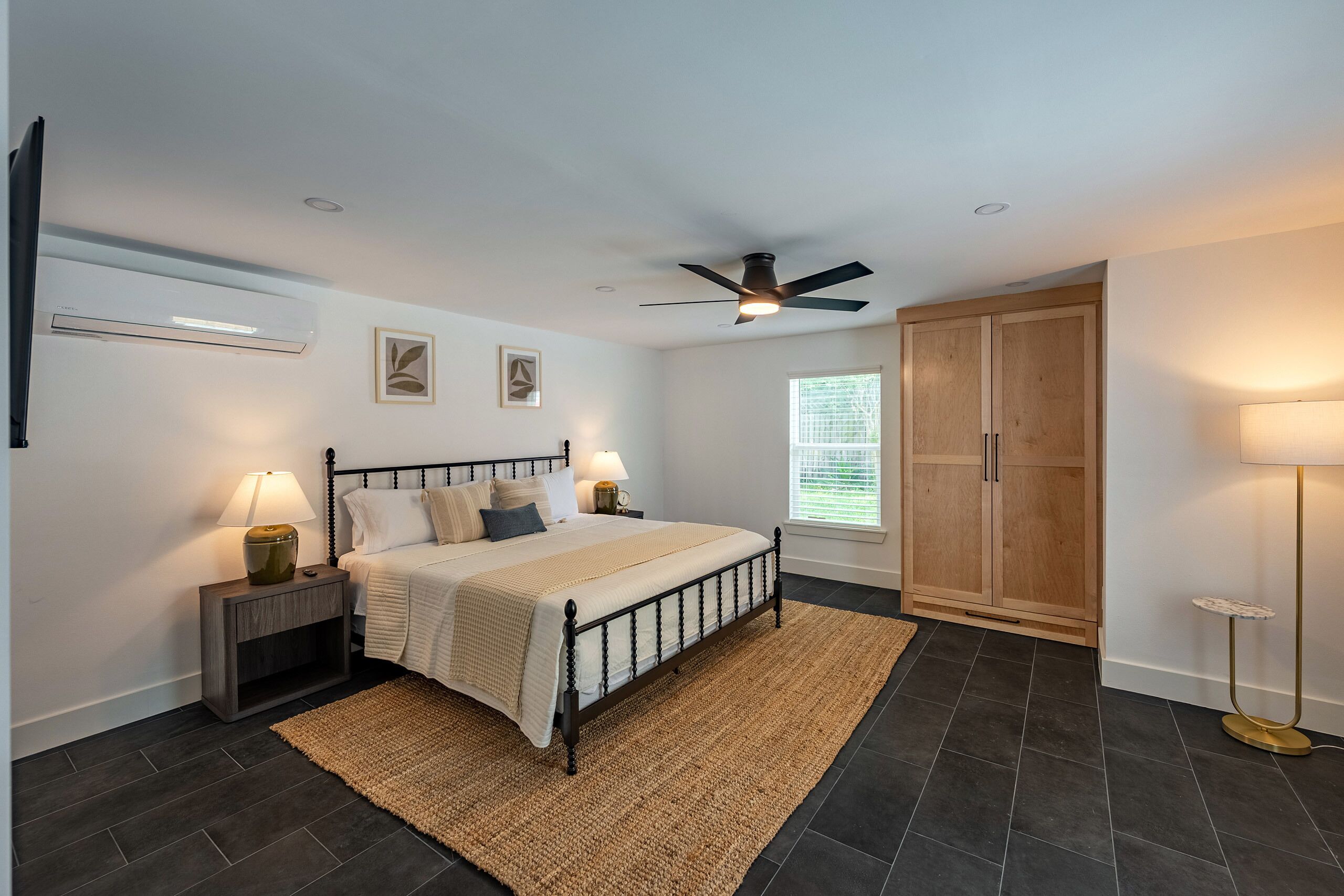 5 chambres, fer et planche à repasser, Wi-Fi, draps fournis