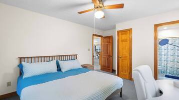 3 bedrooms, desk, iron/ironing board, WiFi