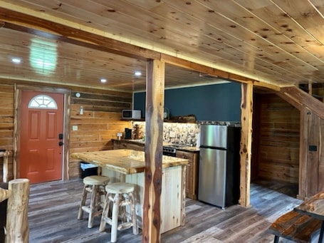 Private kitchen. Three Oaks Cabin - A Log Cabin Just 3 Miles East of Jasper on Hwy 74E