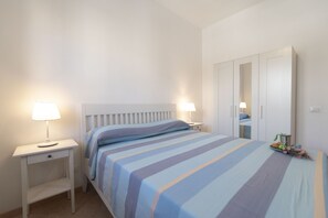 2 bedrooms, iron/ironing board, free WiFi