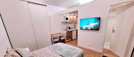 1 bedroom, iron/ironing board, free WiFi, bed sheets