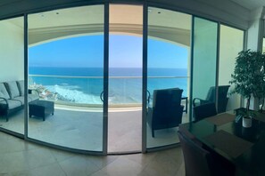 Interior - Las Olas Grand 3br Luxury- Beach, Pools, Hot tubs (Rosarito)