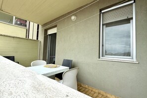 Outdoor dining -  PP05 - Porto Potenza, large three-room apartment near the sea (Porto Potenza Picena)