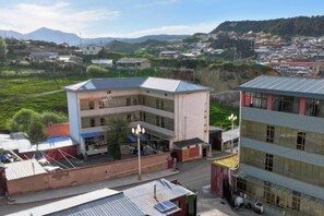 Exterior - Luqu Hongshiya Holiday Hotel (Luqu)