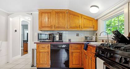 Cape Cod Cottage | Near Trails, Beach & Golf!