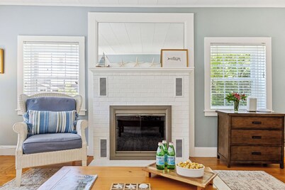 Family Cottage Near Beach, Trails & Golf, Sleeps 6