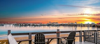 Stylish Beachside Condo on Commercial - Dog-Friendly, Parking, Prime Location