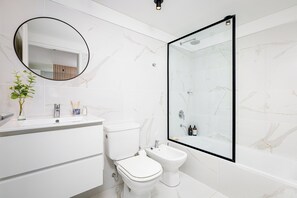 Studio | Bathroom - Hestia at Juncal 1200 (Buenos Aires)