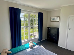 3 bedrooms, WiFi, bed sheets