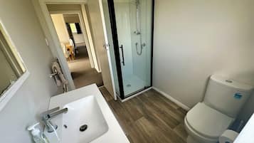 Dusche, Handtücher, Seife, Toilettenpapier