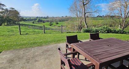 Forget your worries in our cosy farm cottage Spacious & relaxing with farm views