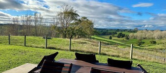 Forget your worries in our cosy farm cottage Spacious & relaxing with farm views