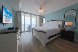 3 slaapkamers, een strijkplank/strijkijzer, gratis wifi, beddengoed