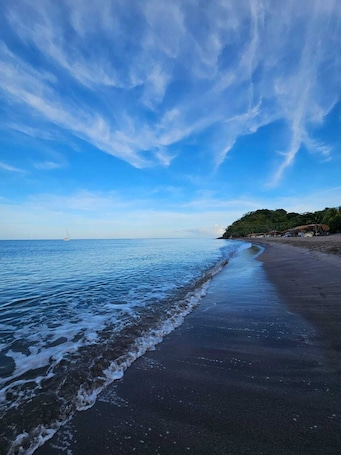 Beach towels. 3-bedroom Villa in Saint Joseph Parish with amazing views, near Mero Beach