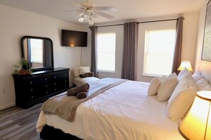 4 chambres, fer et planche à repasser, lit parapluie, Wi-Fi gratuit