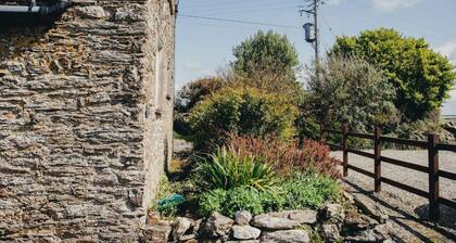 Rural Retreat Near The Sea