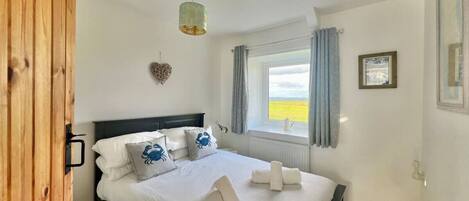 2 عدّة غرف نوم ومكتب ومكواة/لوح كي وواي فاي مجانًا