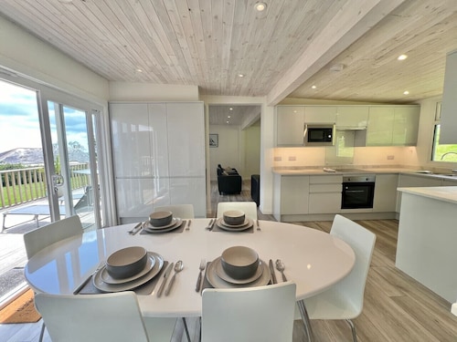 Spacious 2-bedroom chalet with amazing sundeck