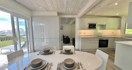 Spacious 2-bedroom chalet with amazing sundeck