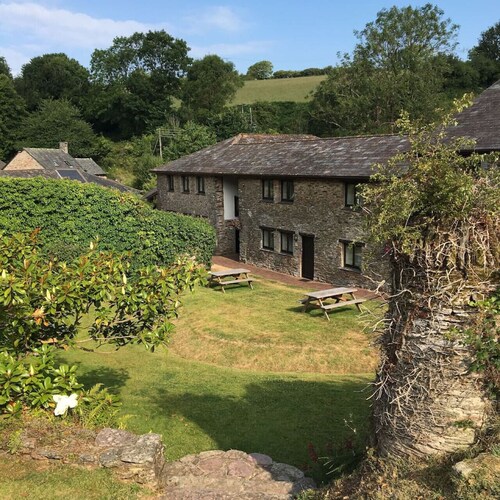 Snowdrop | Stancombe Manor | Sleeps 4 | Indoor Pool | Tennis Court | Games Room | Pitch & Putt