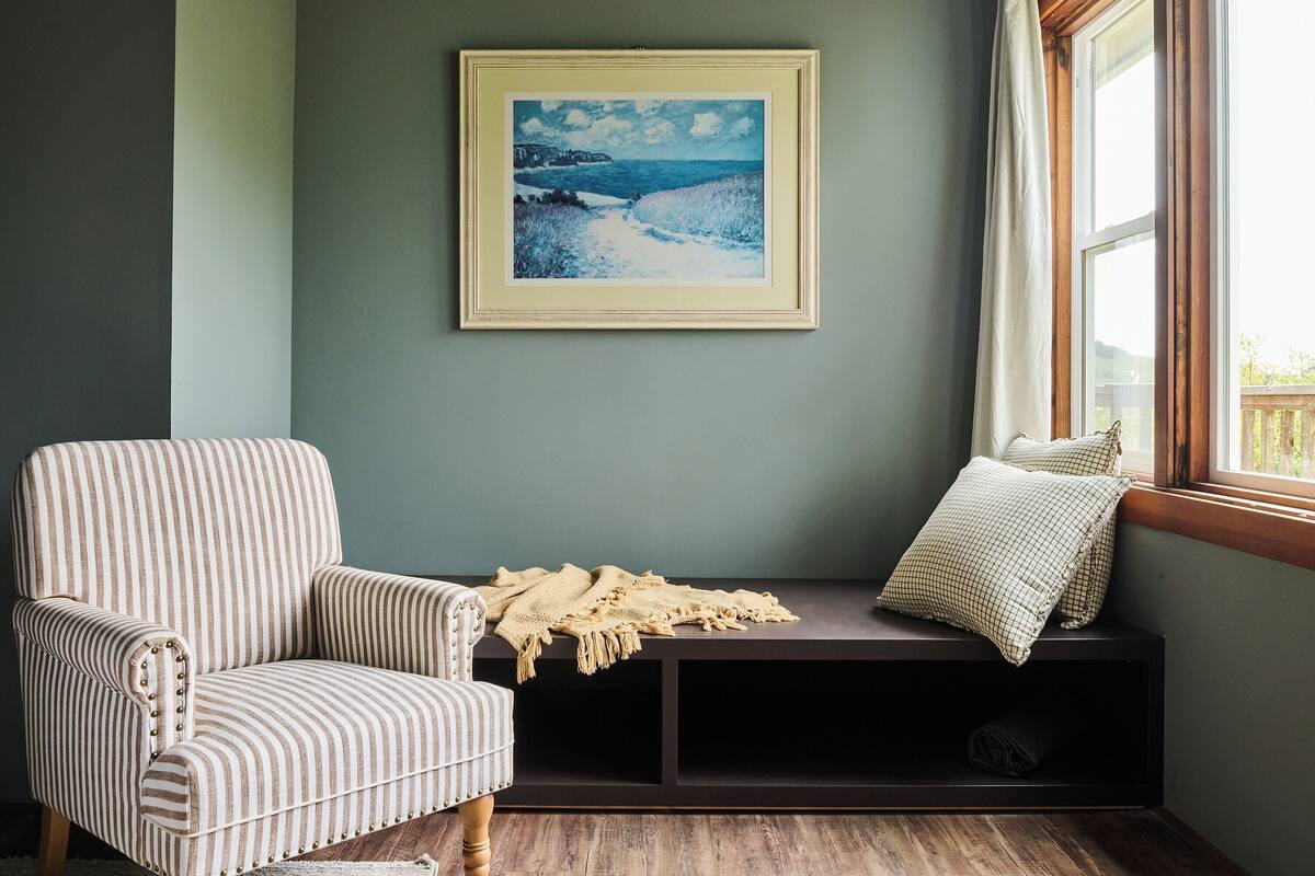 Standard Single Room, Fireplace | Langsir/tirai gelap terus, seterika/papan seterika, Wi-fi percuma 