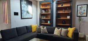 Living area - Beautiful and exclusive home in La Reserva in Ajijic. Heated swimming pool (Ajiji)