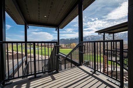 Property grounds. Snowbird B203 | Ski Retreat | Powder Mtn & Views