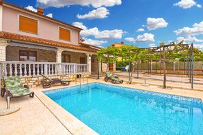 Pool - Holiday home with pool for 6 people (Pula)