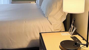 Escritorio, espacio para trabajar con laptop y insonorización