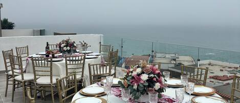 屋外ダイニングエリア