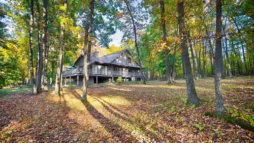 Pond Cottage: "Private Pond + Pet Friendly + Close to Wineries!"