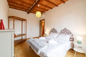 4 chambres, bureau, fer et planche Ă repasser, Wi-Fi