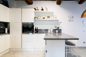 Fridge, microwave, oven, stovetop