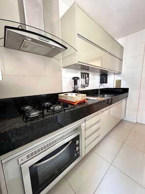 Deluxe-Apartment, Stadtblick | Eigene Küche