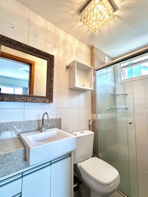 Deluxe-Apartment, Stadtblick | Badezimmer