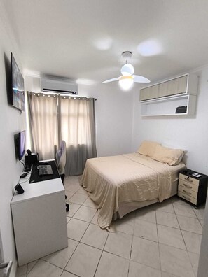 1 chambre, bureau, fer et planche à repasser, Wi-Fi gratuit