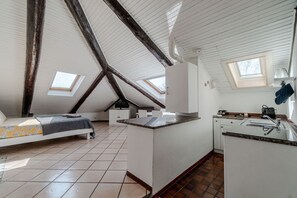 Fridge, stovetop, electric kettle, toaster