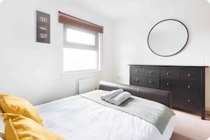 2 chambres, fer et planche à repasser, Wi-Fi, draps fournis