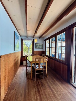 Dining - Rustic 4-bedroom cabin with WiFi, AC in charming Alton Bay on Lake Winni. (Alton)