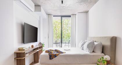 Hestia at Thames 2200