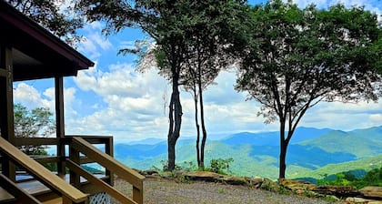 Dual Peaks Gem $1M Sharp Views /HOT TUB & WiFi