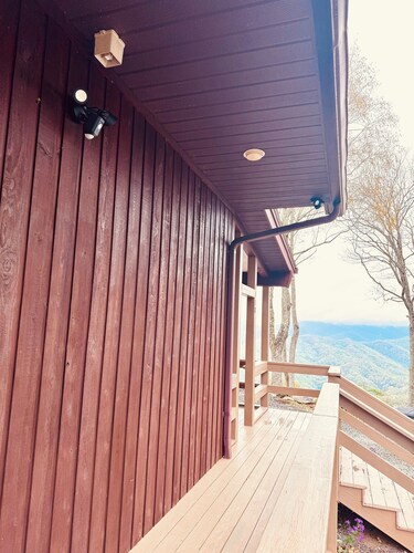 Dual Peaks Gem $1M Sharp Views /HOT TUB & WiFi