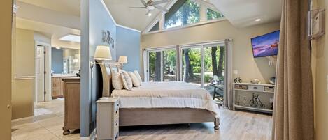 4 bedrooms, desk, iron/ironing board, free WiFi