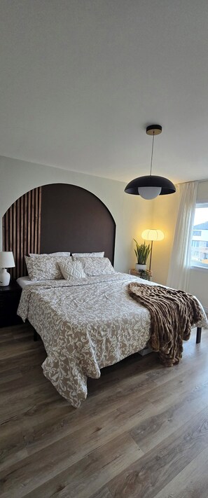 3 Schlafzimmer, Zimmersafe, Schreibtisch, Bügeleisen/Bügelbrett