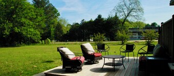 Suite Retreat - 3 Bed Traveler's Cottage w/ Office